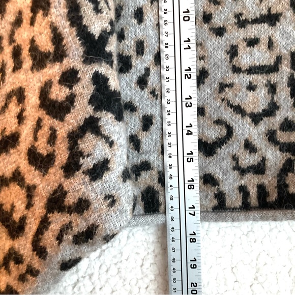 Zara Women's gray leopard print cropped sweater, Sz S - Picture 9 of 17
